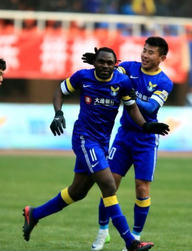 乌塔卡最令中国球迷印象深刻的就是其在10场比赛中连续进球的事迹